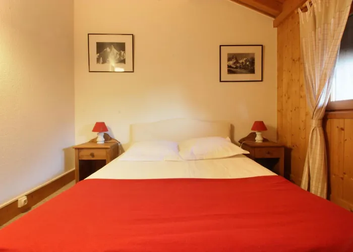 Ancelles - Les Praz - Golf - Vue Mont-blanc - Randonnees Alpehytte Chamonix